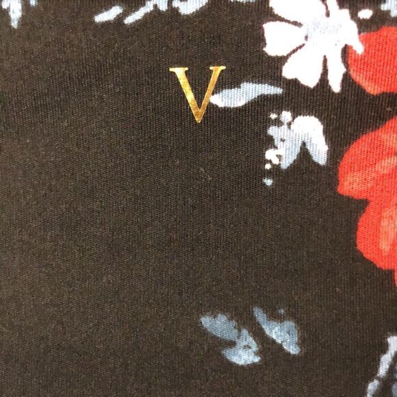 VS XL Essential Pocket Hi-Rise Crop Black Red Blue Pocket Legging - Picture 10 of 12